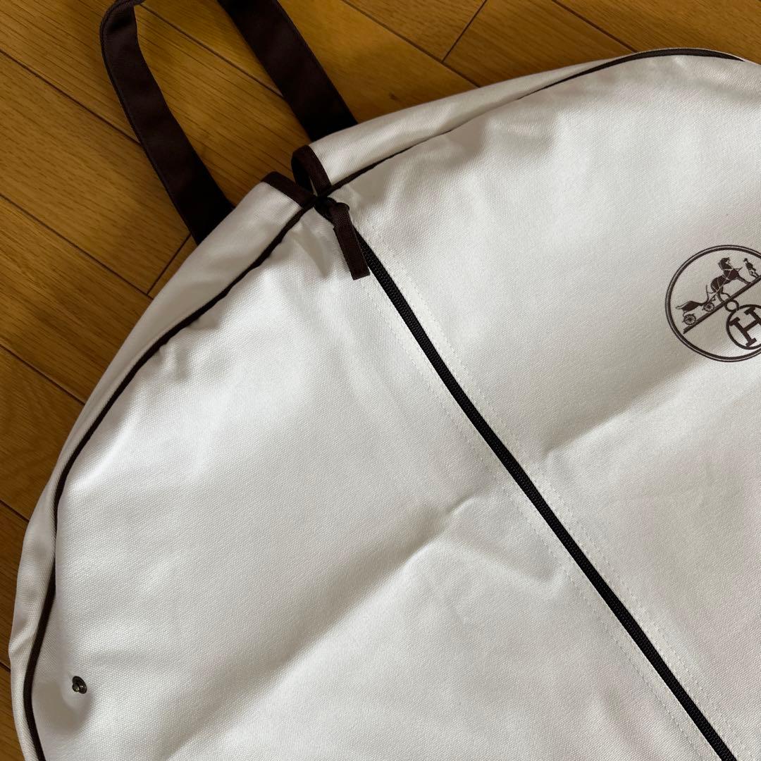 エルメス　ガーメントケースとハンガ➖　2組