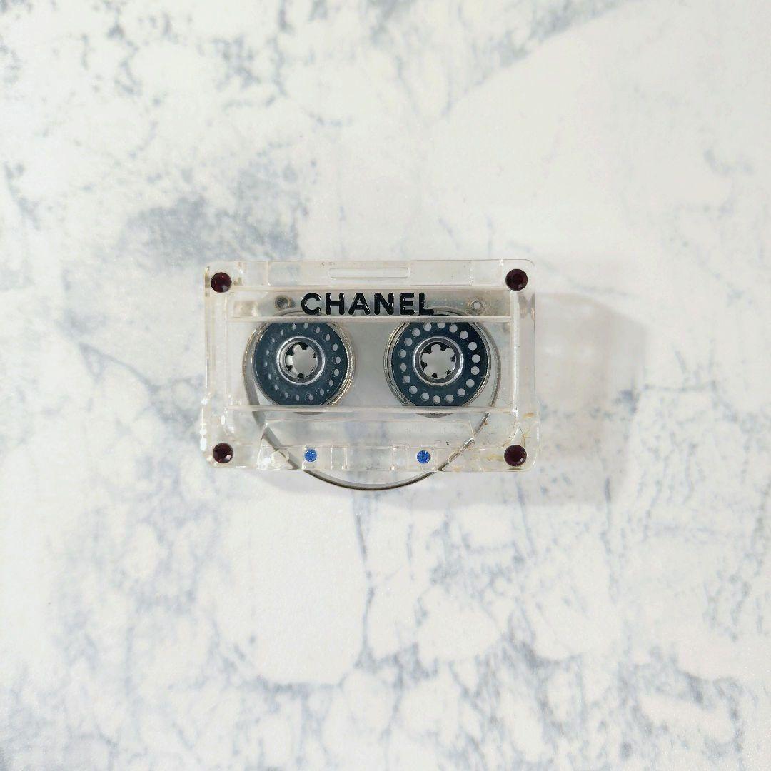 訳あり　CHANEL　ブローチ　カセットテープ