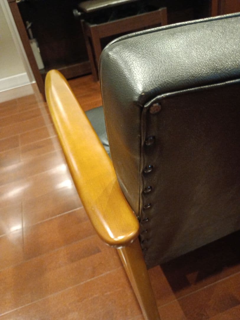 【送料込】カリモク　2シーターソファ　ブラック　背面+座面シートのみの販売。