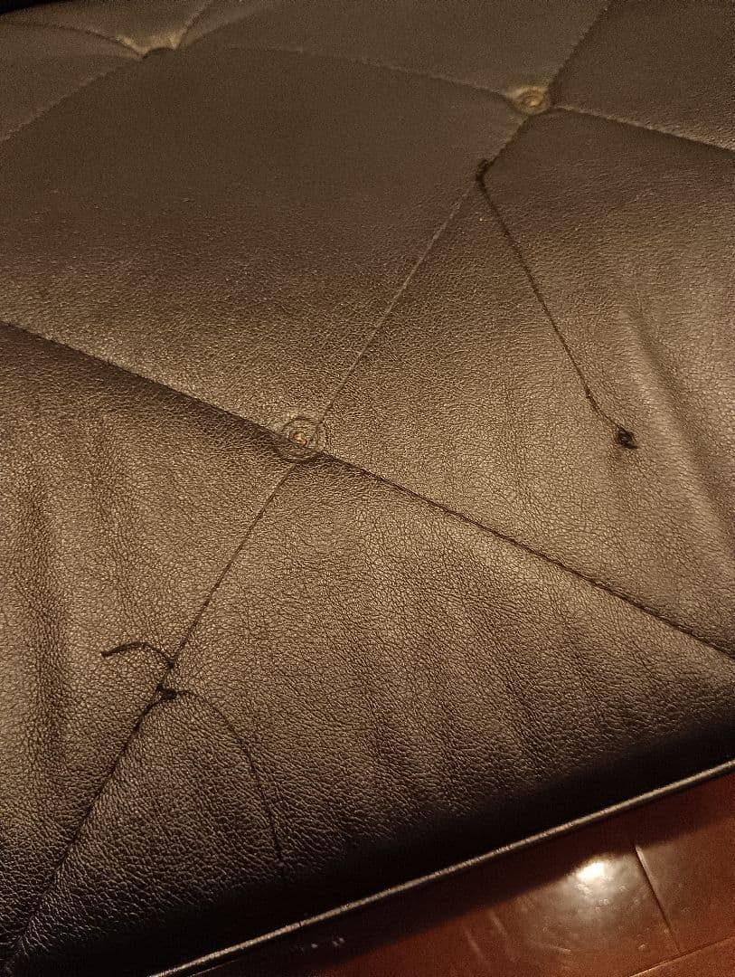 【送料込】カリモク　2シーターソファ　ブラック　背面+座面シートのみの販売。