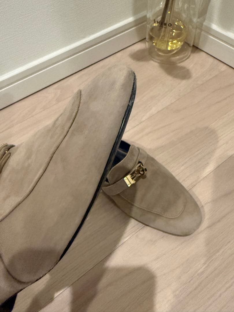 エルメスHermesスエードミュール