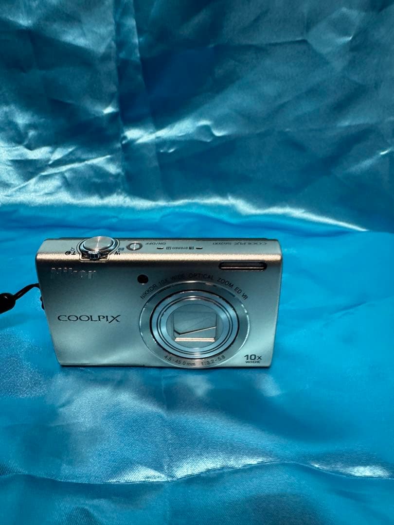 Nikon COOLPIX シルバー 10倍ズーム 充電器無し ケース有り