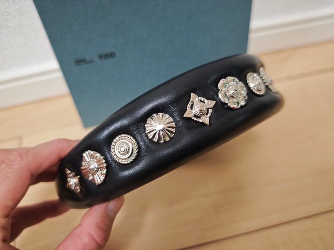 TOGA カチューシャ　ヘアバンド