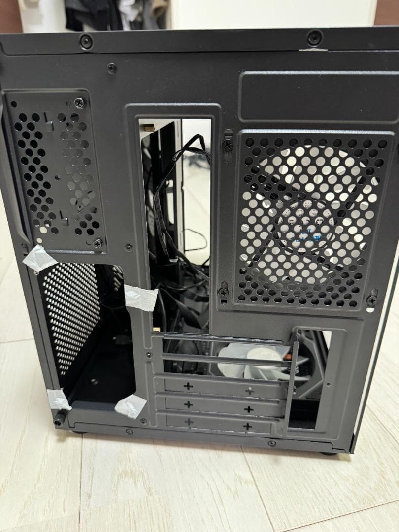 ミニタワーPCケース 強化ガラス 5x RGBファン搭載