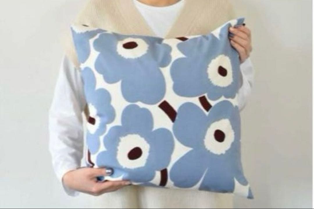 ☆新品未使用☆マリメッコ　marimekko クッションカバー　完売品　ウニッコ
