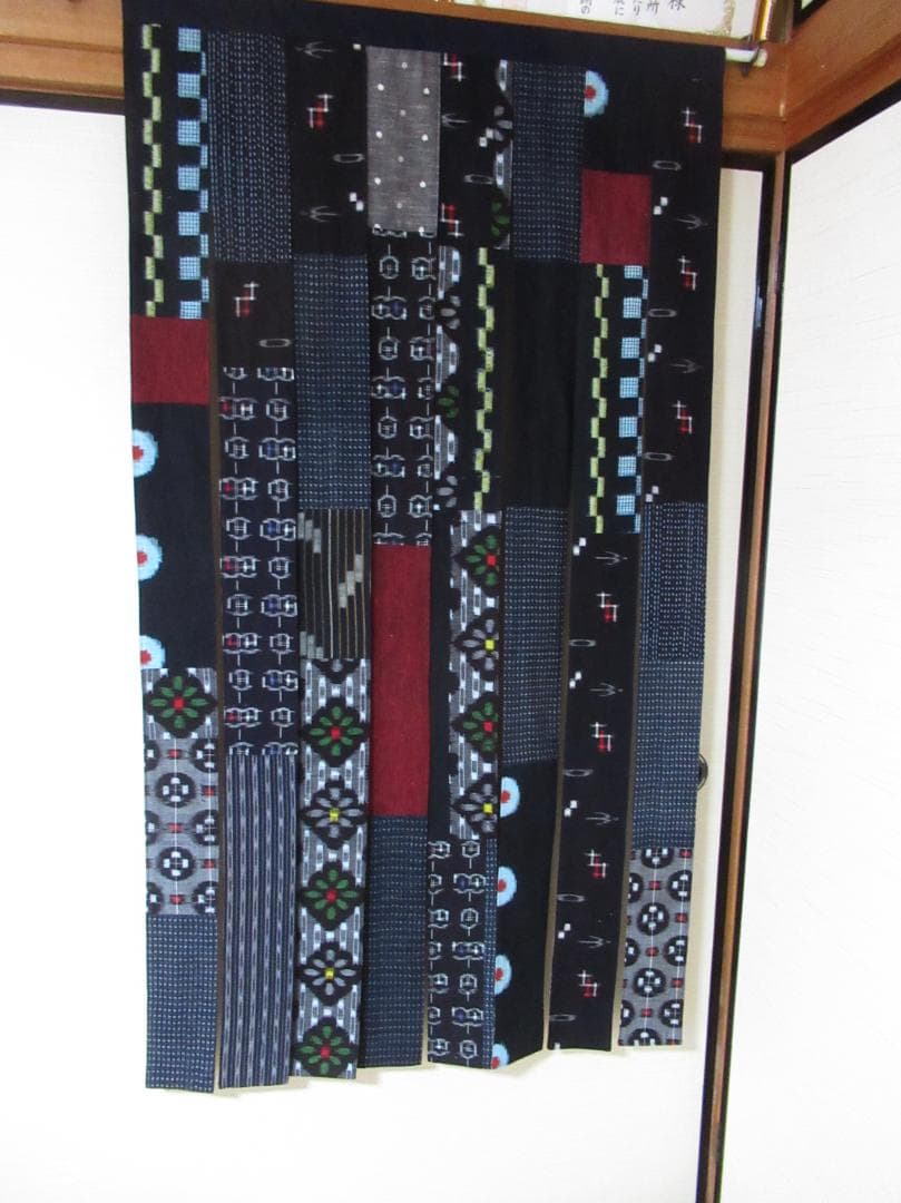 ZE様用、古布の絣で暖簾　ハンドメイド