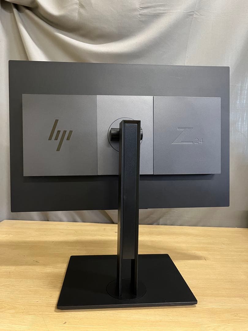 美品HP Z24n G2 24インチモニター　PS4対応　回転機能USB-Cハブ