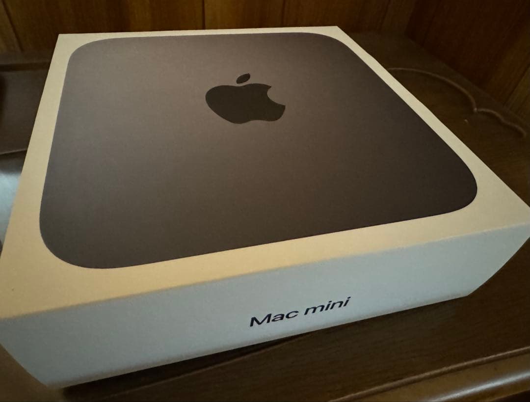美品Apple Mac mini （Core i3 / 8GB / 128GB）