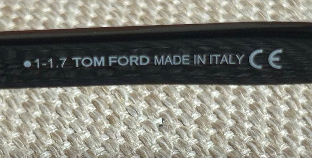 【美品】TOM FORD /トムフォードHolt TF516サングラス