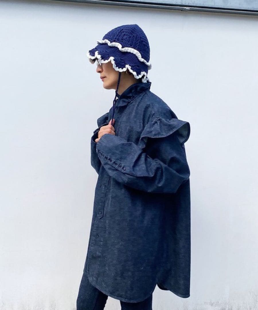 HOLIDAY. DENIM RUFFLE BIG SHIRT ワンウォッシュ