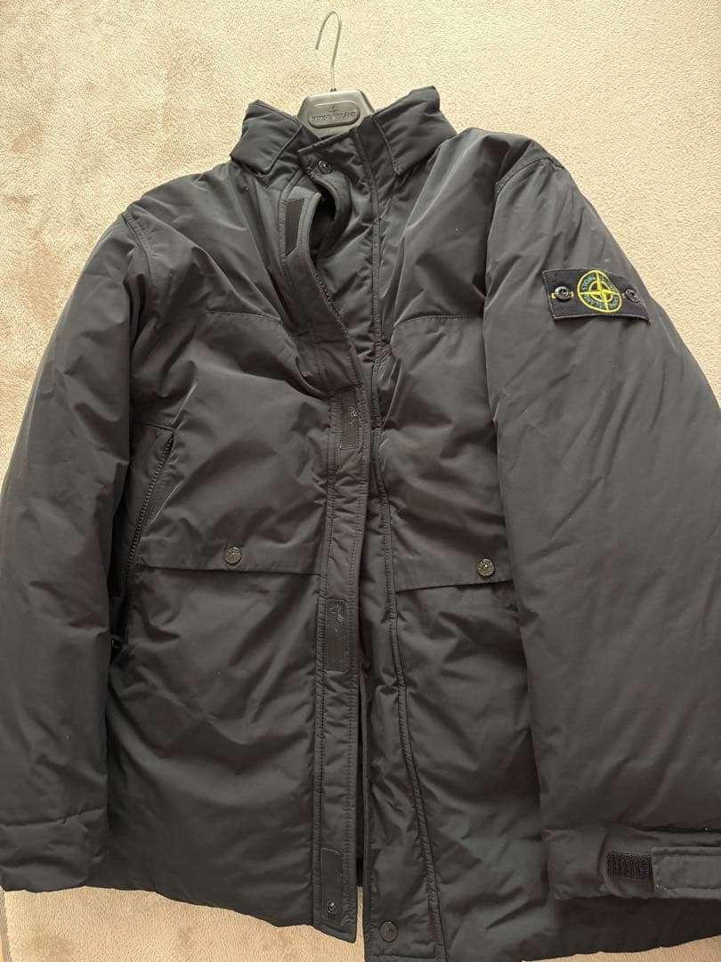 ストーンアイランドStone  ブラック ダウンジャケット　Lサイズ