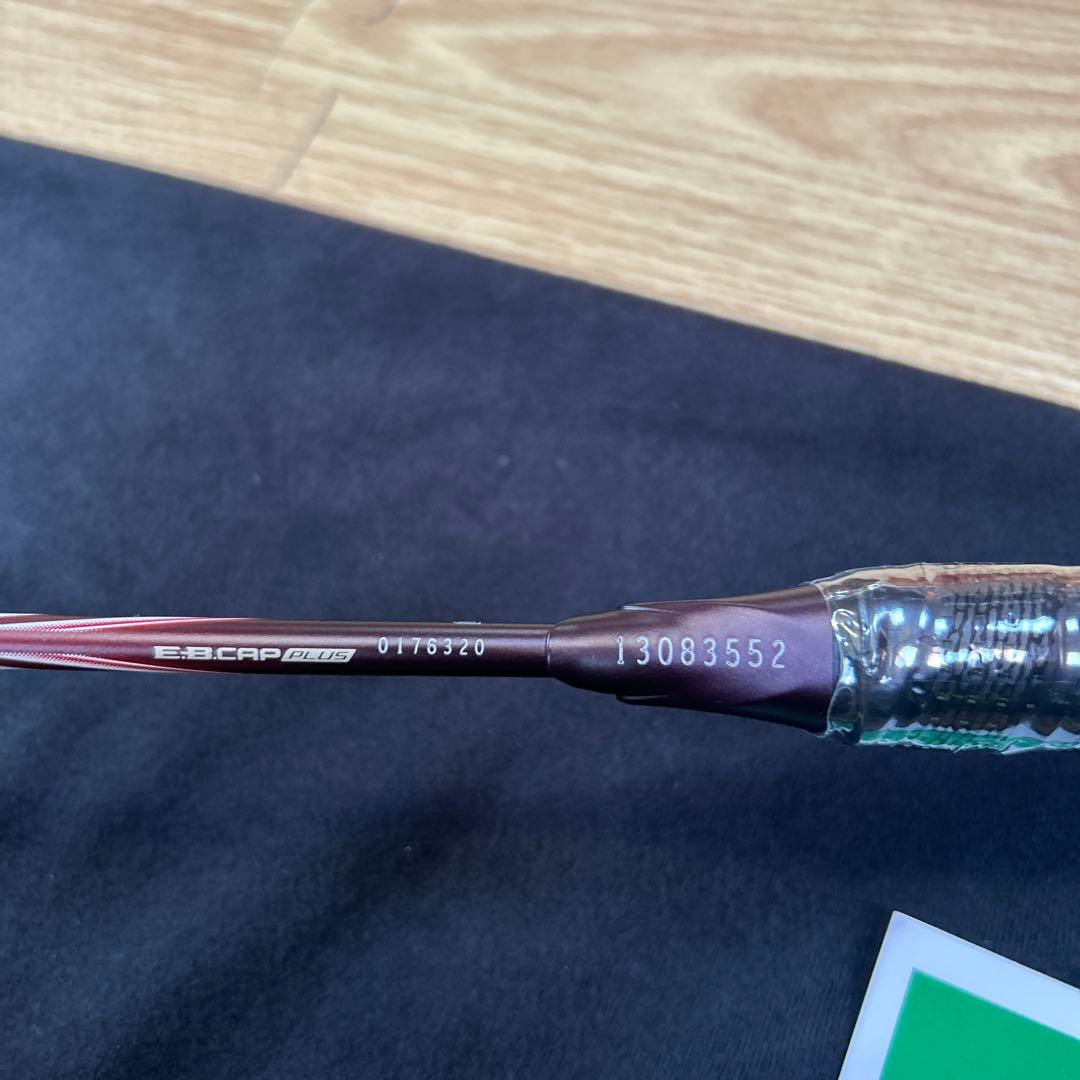 アストロクス100 TOUR バドミントンラケット新品未使用品 4UG6