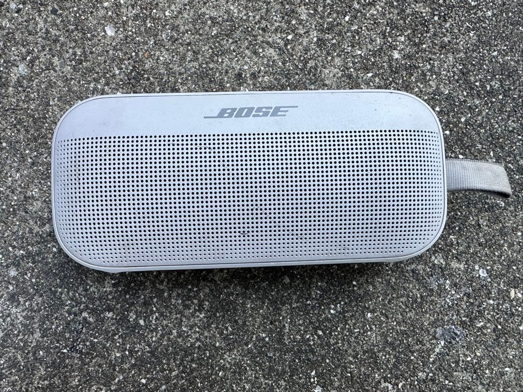 Bose SoundLink Flex ホワイト第一世代 作動確認済み。