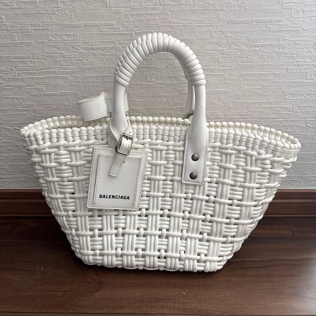 BALENCIAGA ホワイト かごバッグ