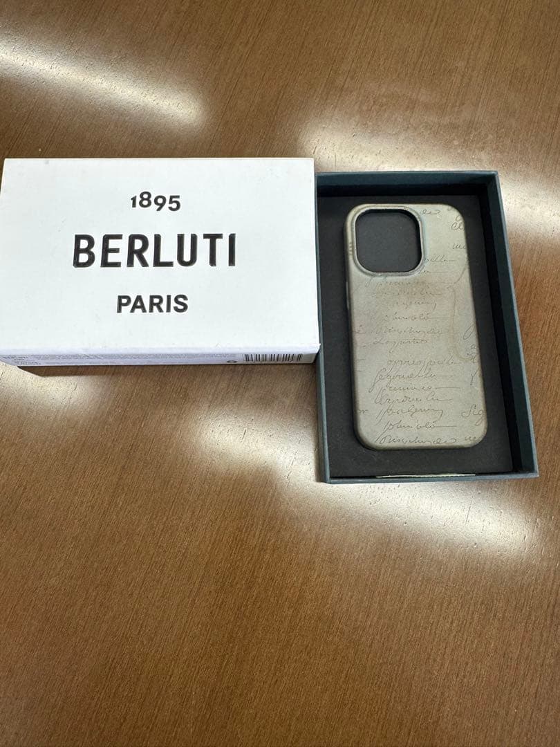 BERLUTI iPhone15Pro用ケース
