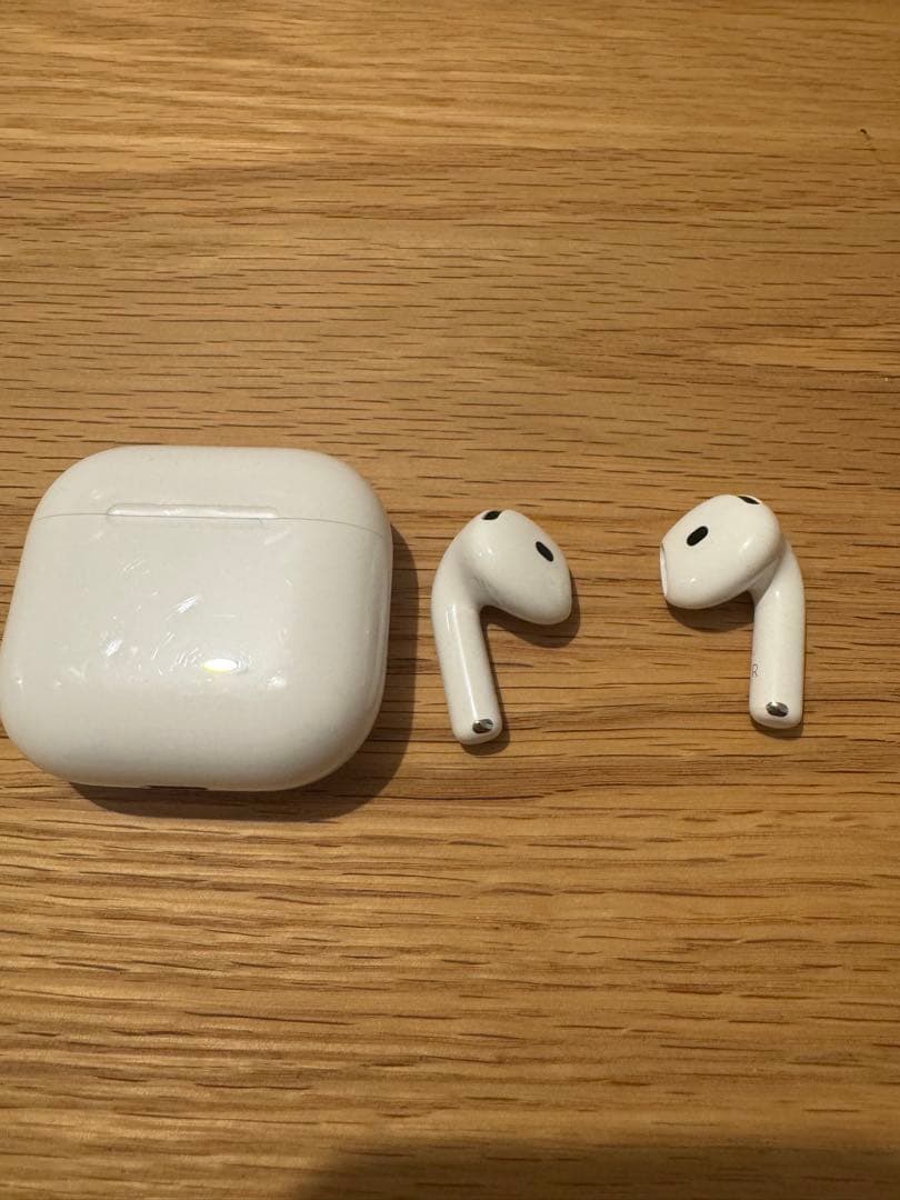 【美品】AirPods 4 本体 アクティブノイズキャンセリング
