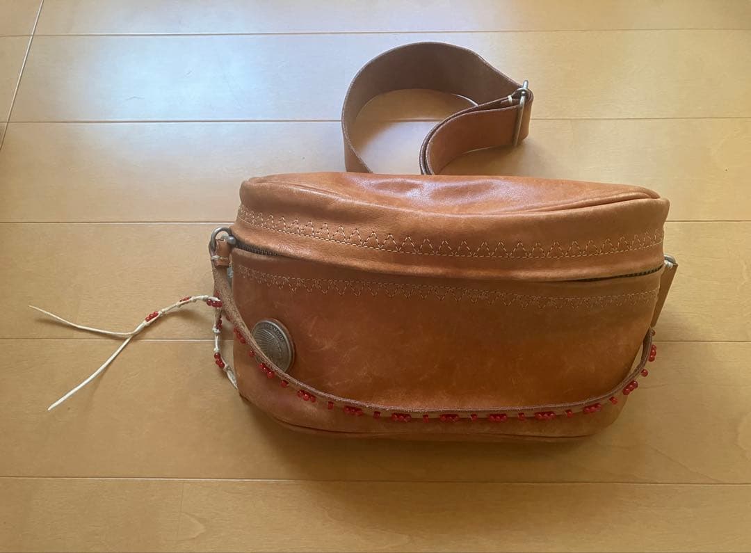 RED MOON レザーショルダーバッグ