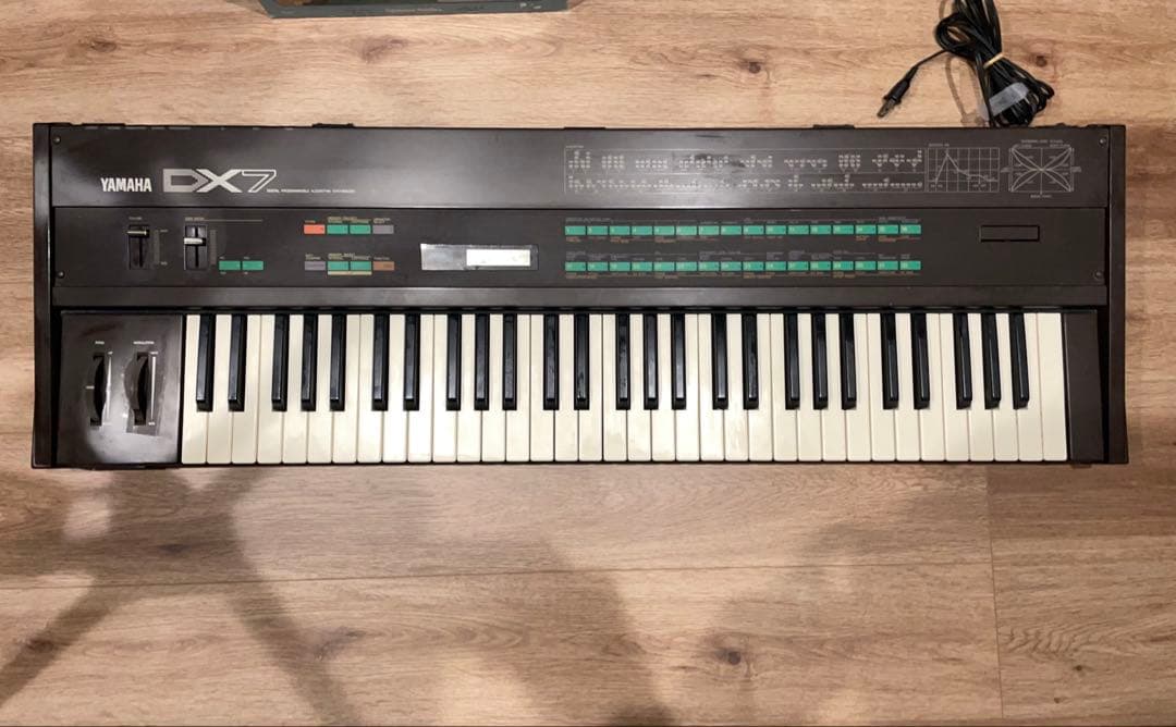 ヤマハ YAMAHA DX7 シンセサイザー