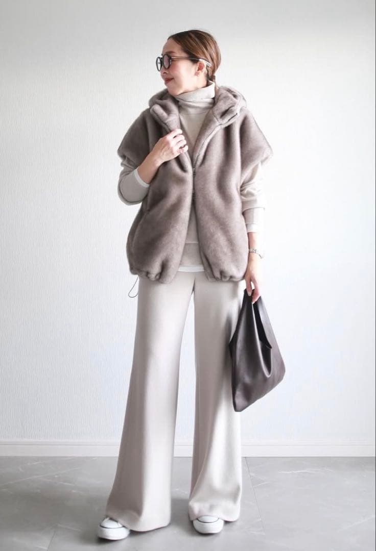 完売　BETOUPE　/　ECOPEL Fur　エコファー　フーディーベスト