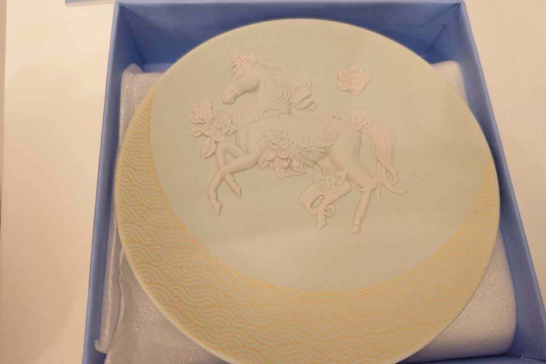  馬と花のレリーフプレート