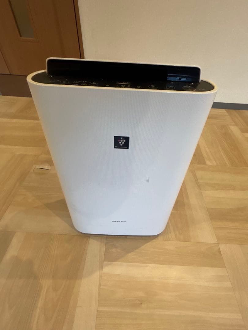 ホワイト空気清浄機 スリムデザイン