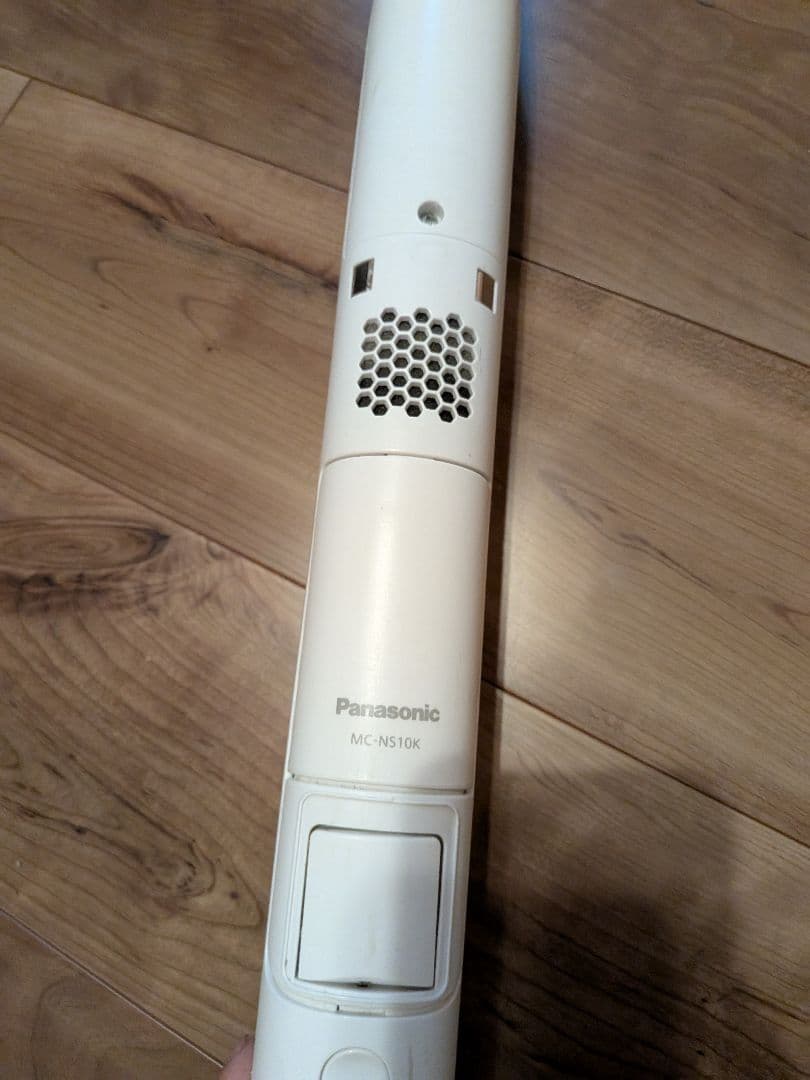 Panasonic MC-NS10K コードレス掃除機 2022年製