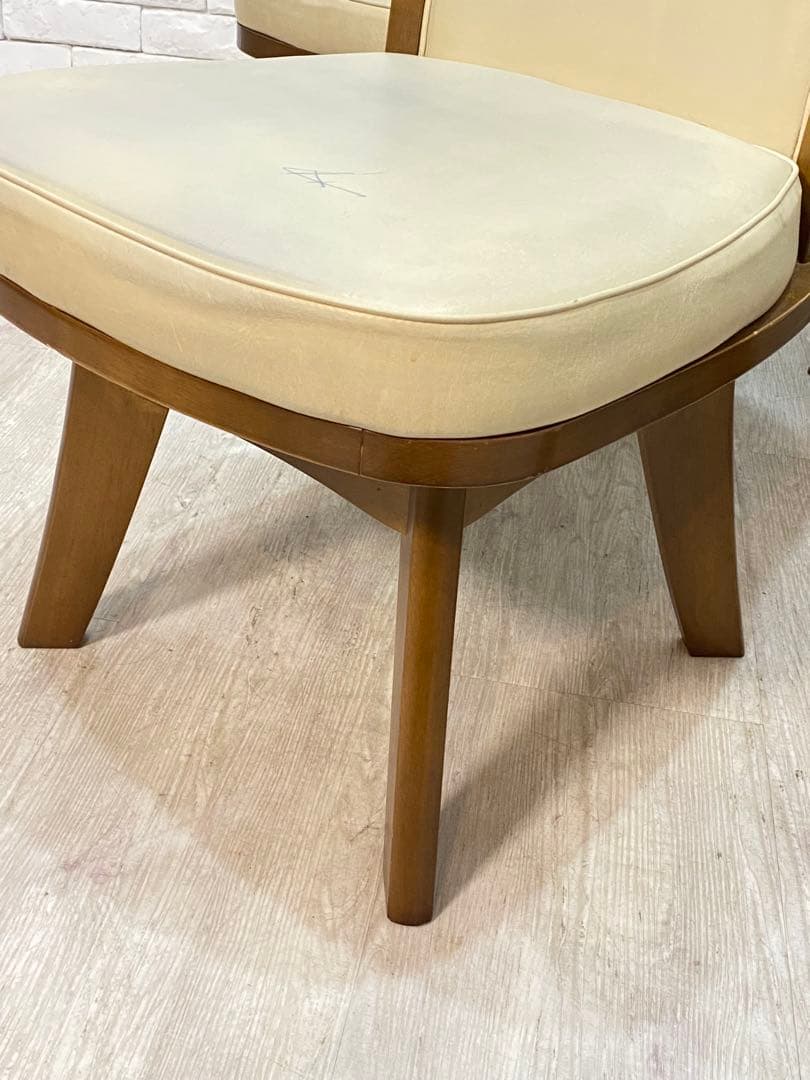 【東京都内23区配送無料】ニトリ　回転 ダイニングチェア 4脚セット　椅子