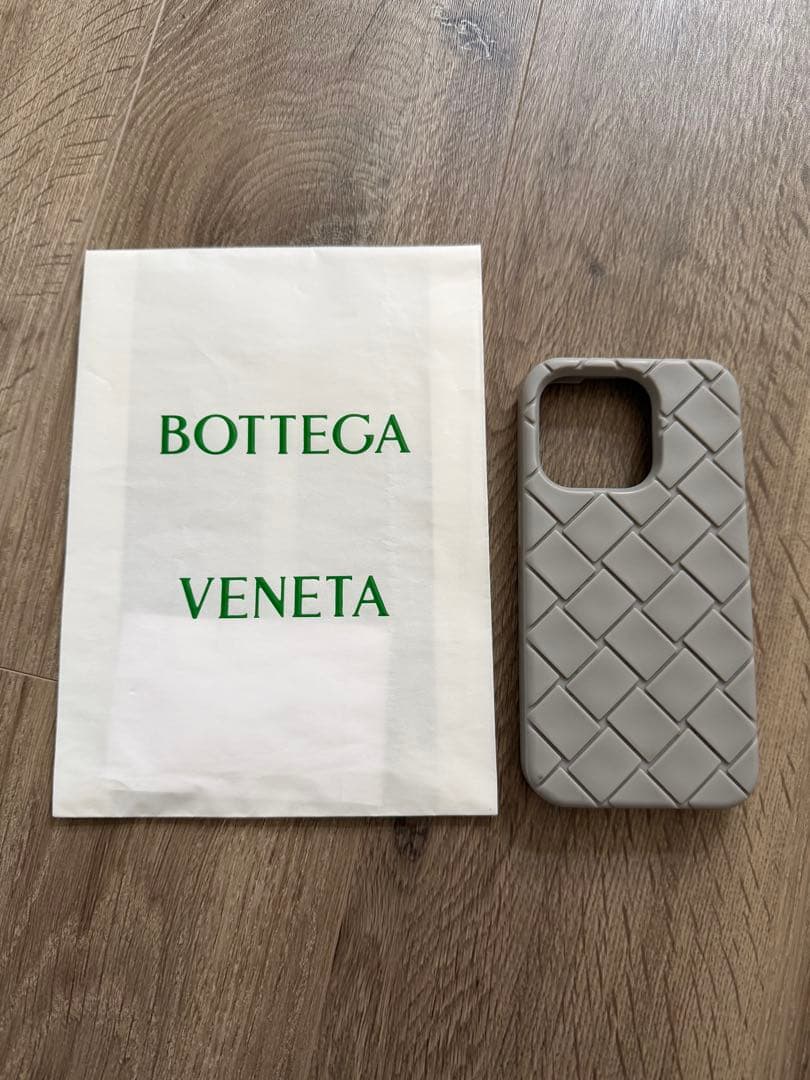 Bottega Veneta グレー iPhone15プロケース