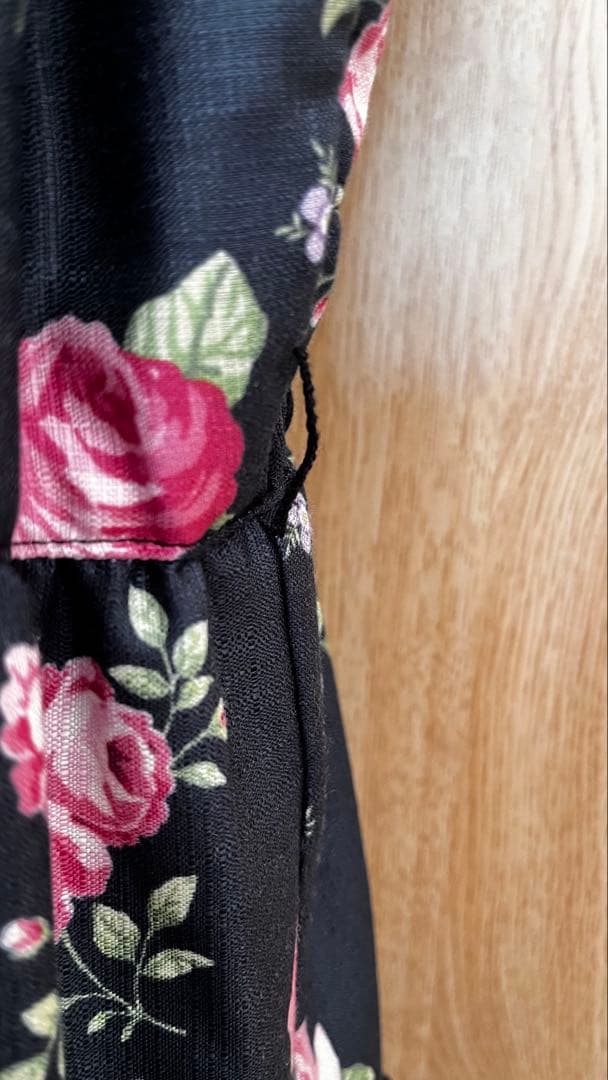 エミキュ フリルROSEキャミソールドレス 黒/Mサイズ 実物画像有り