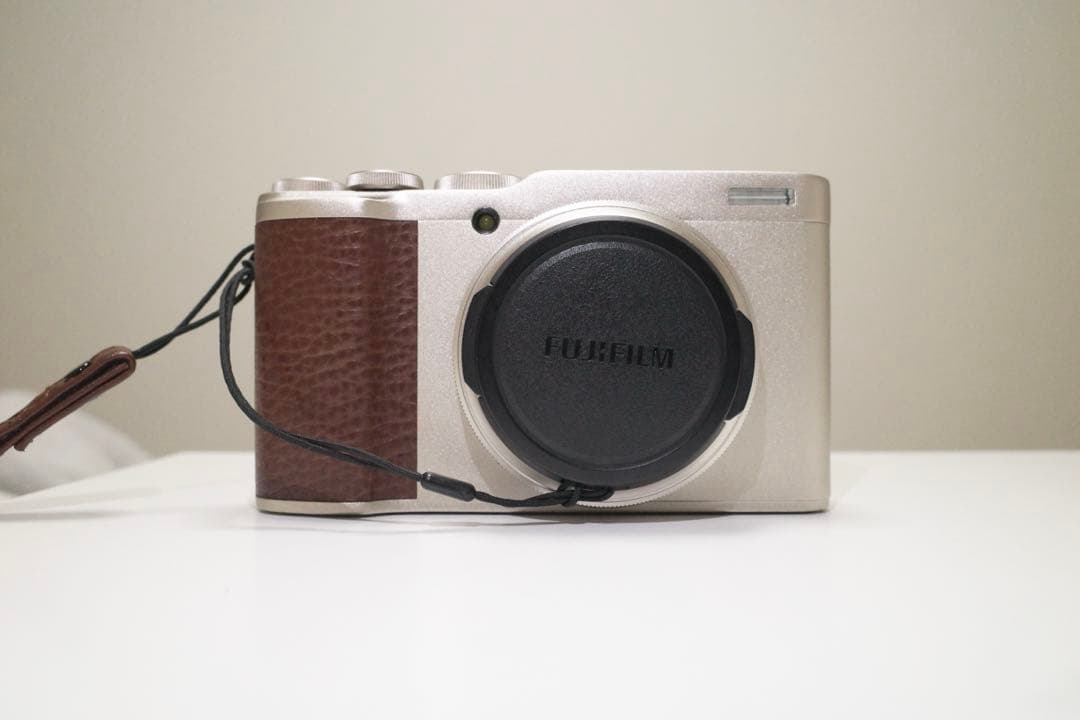 【美品】FUJIFILM XF10 シャンパンゴールド