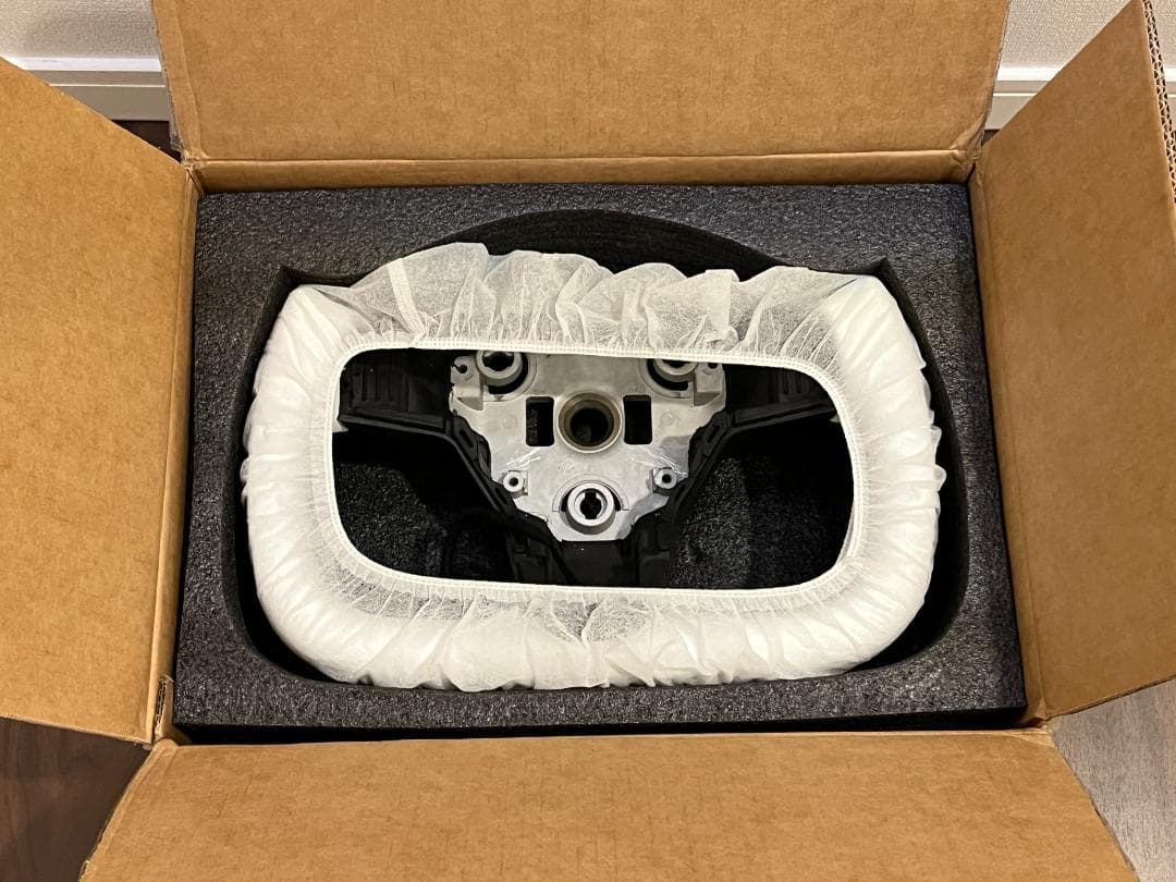 テスラモデル３　ヨークハンドル（ナッパレザー、サイドマットカーボン）ヒーター対応