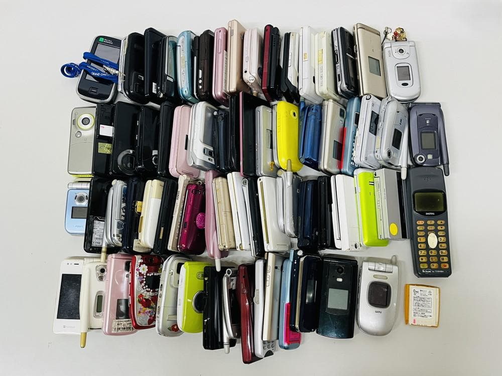 個◆ガラケー 66台 まとめ ジャンク 携帯 部品取り 約8㎏