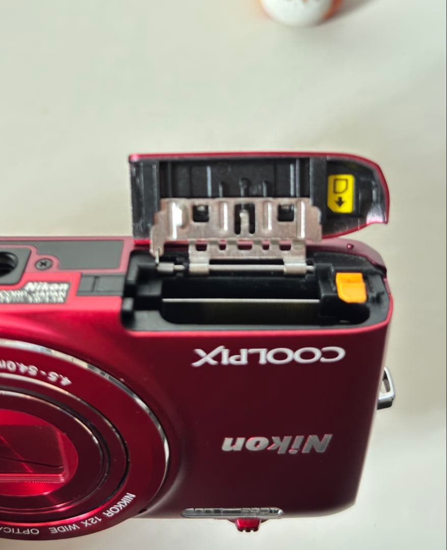 Nikon COOLPIX レッド 12倍光学ズーム　used