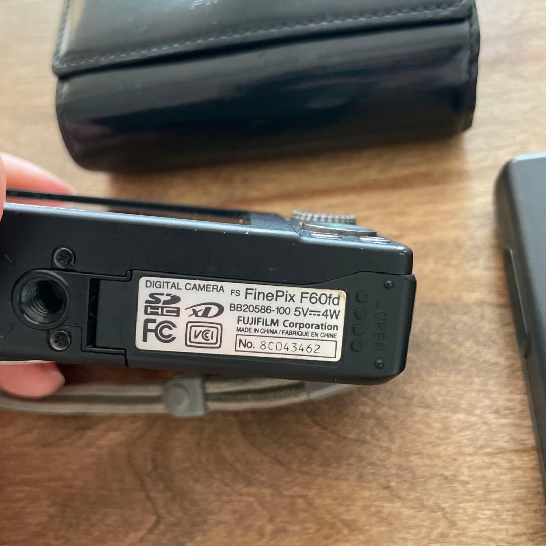 動作品　FUJIFILM FinePix F60fd デジタルカメラ　ブラック