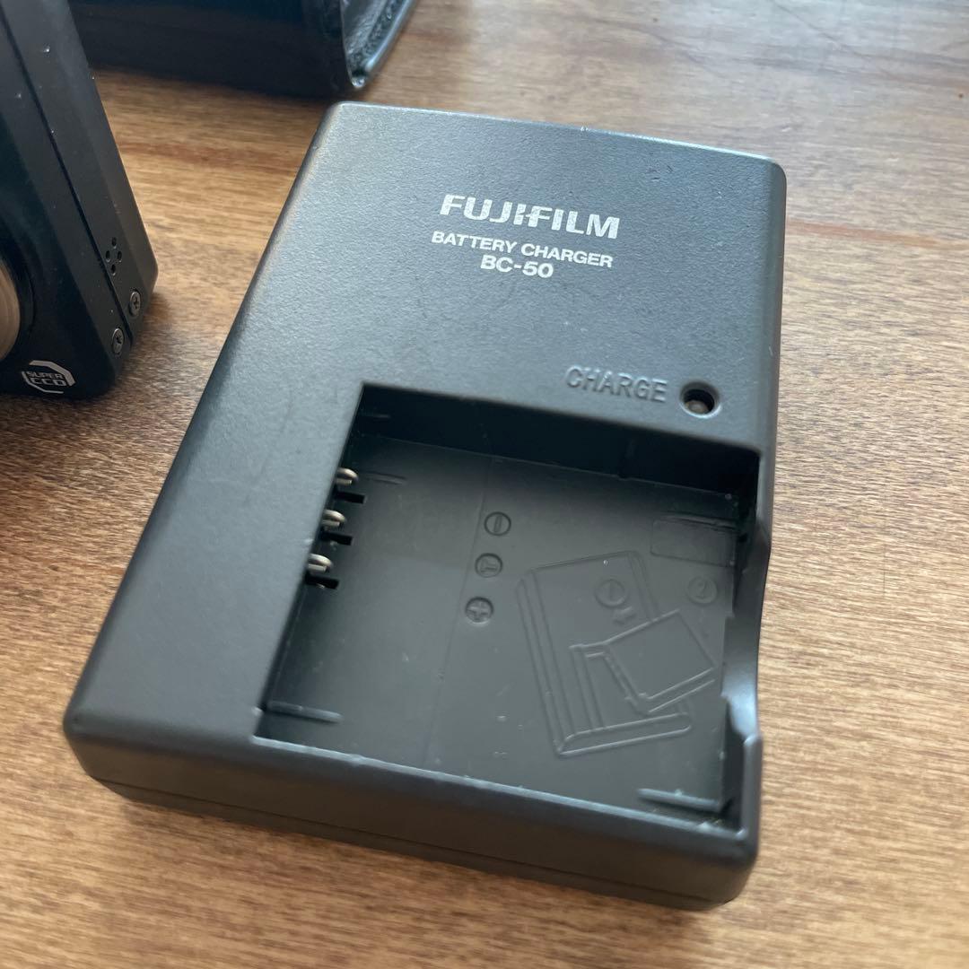 動作品　FUJIFILM FinePix F60fd デジタルカメラ　ブラック