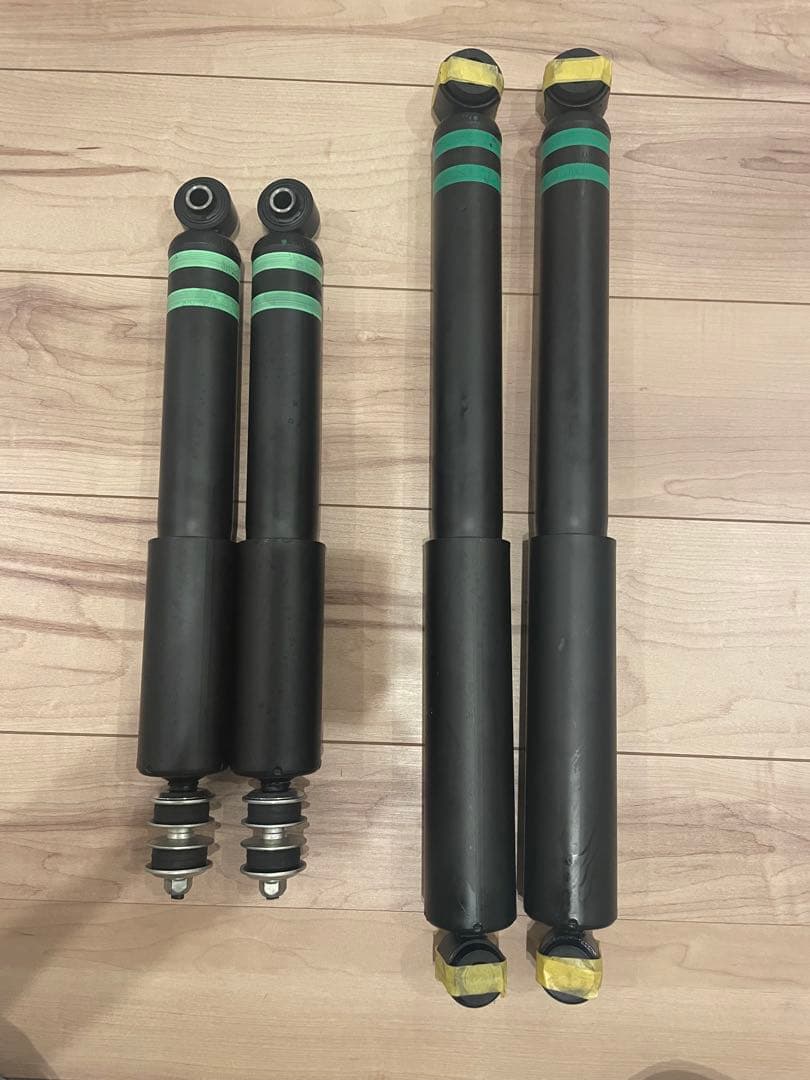 ダークプライムS ショックアブソーバー　新車外し　前後4本セット