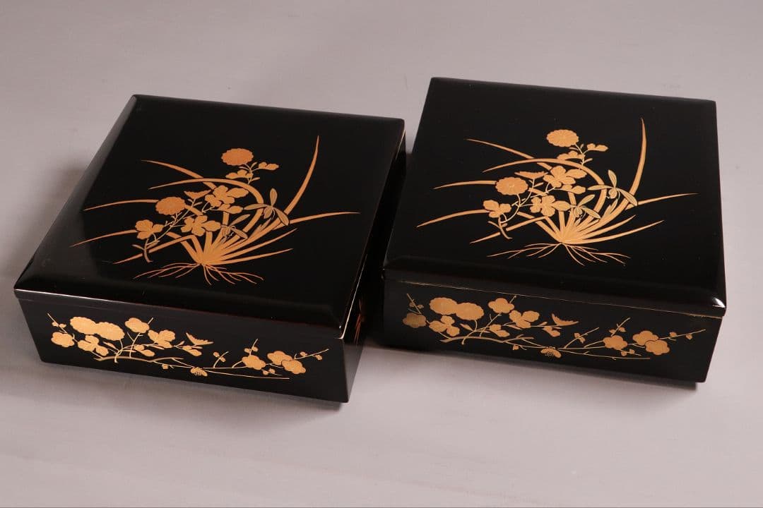 輪島塗 四君子 金蒔絵 二段重 重台 二枚蓋 黒塗 朱塗 木箱 木製 MA90