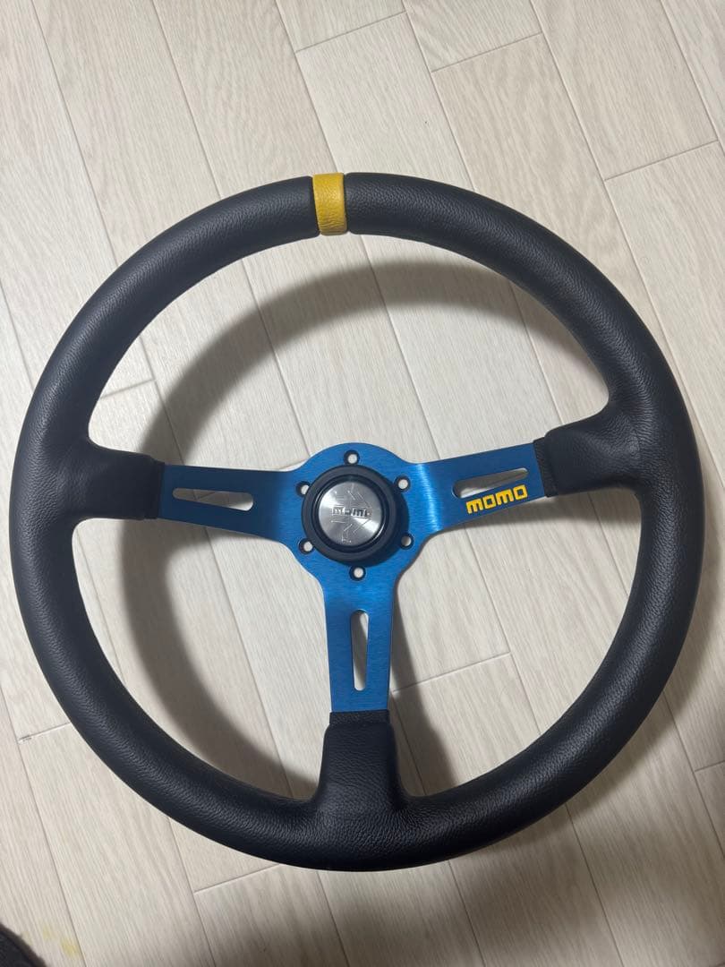 momo ステアリング 3スポーク 青/黒/黄