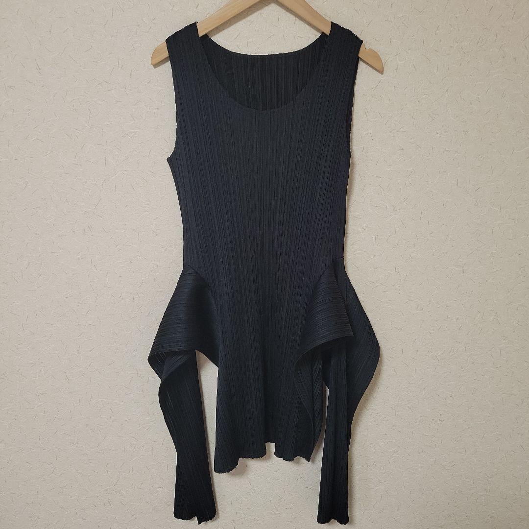 PLEATS PLEASE ISSEY MIYAKE プリーツ 黒　サイズ3