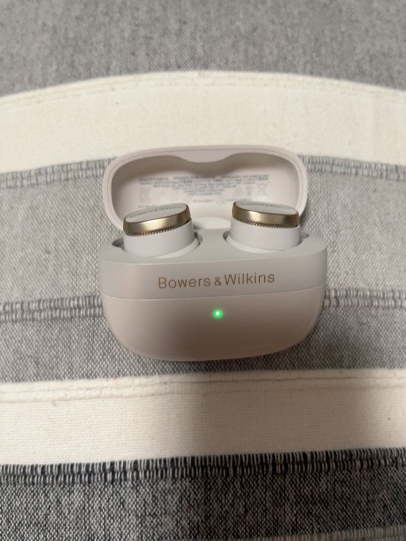 Bowers & Wilkins Pi8 ワイヤレスイヤホン ホワイト