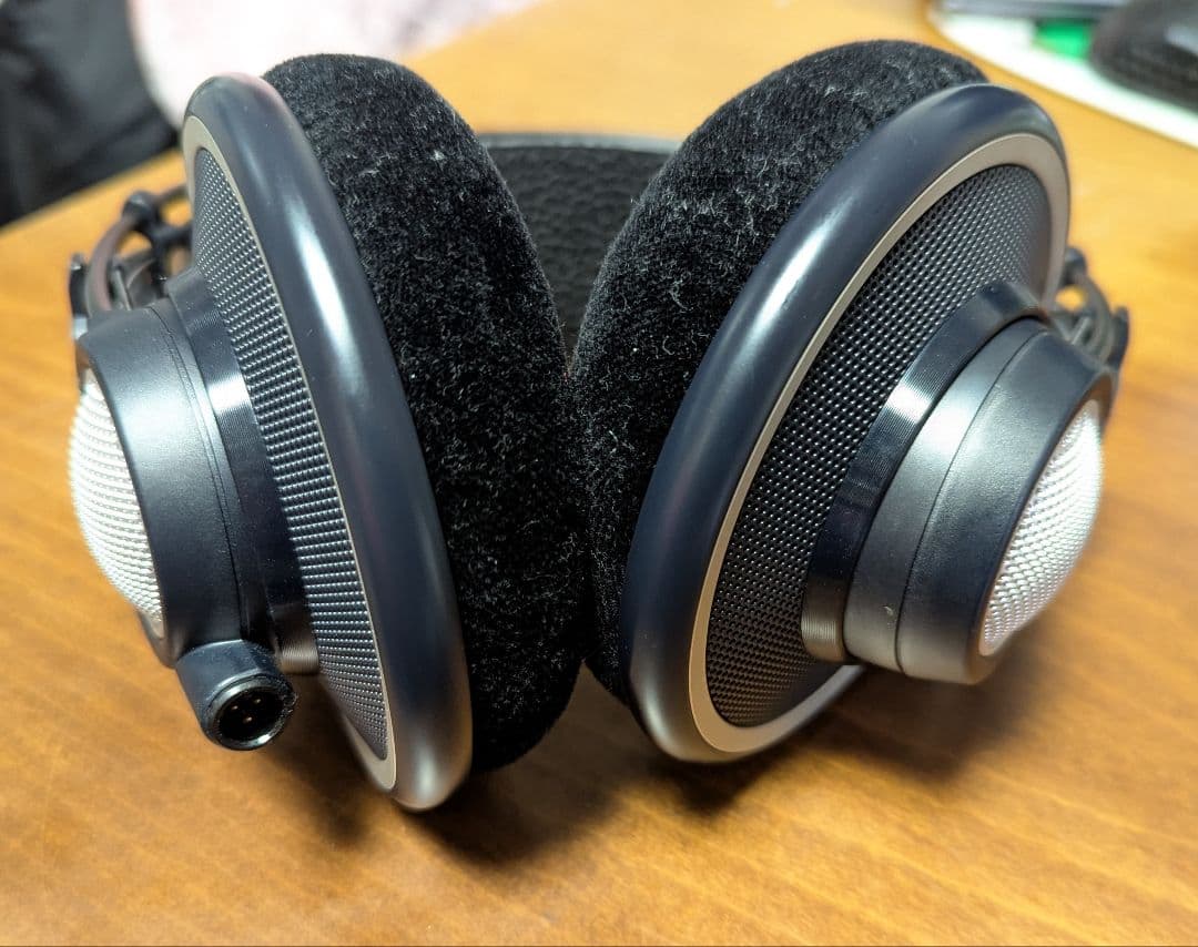AKG K702 ヘッドホン ほぼ未使用の美品 本体とケーブルのみ