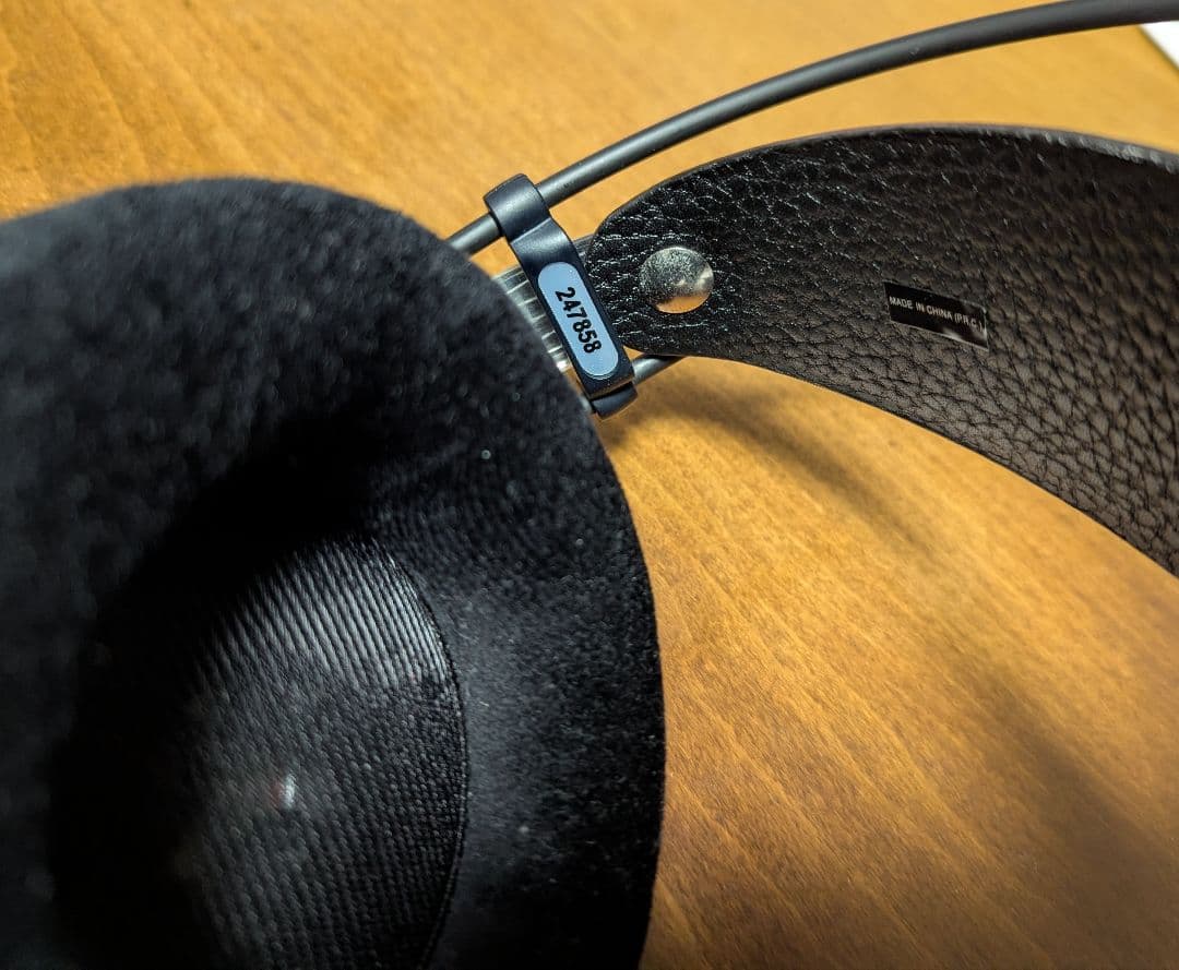 AKG K702 ヘッドホン ほぼ未使用の美品 本体とケーブルのみ