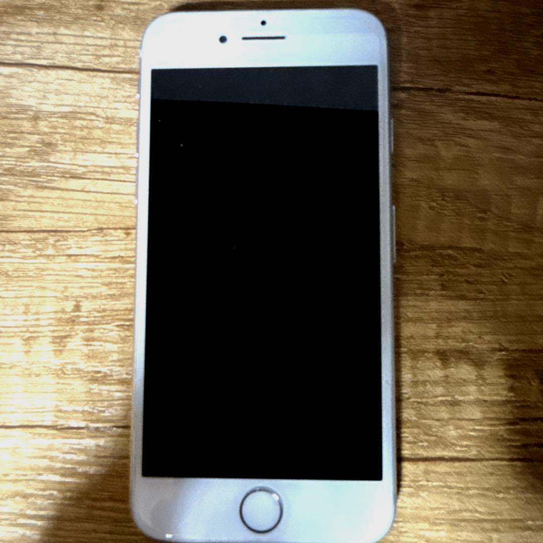 Apple iPhone8シルバー