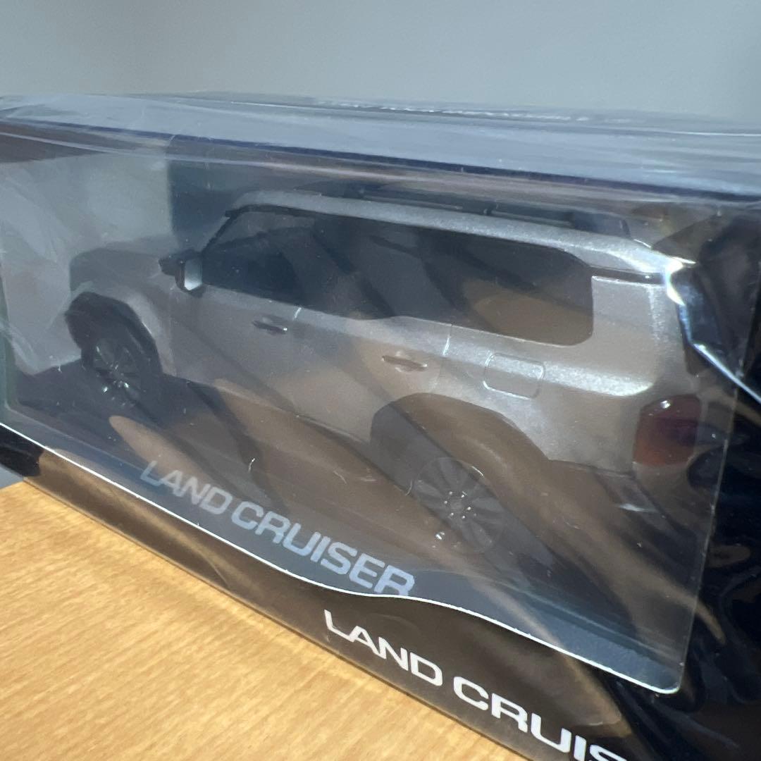 トヨタ ランドクルーザー 250 シルバー ミニカー　1/30