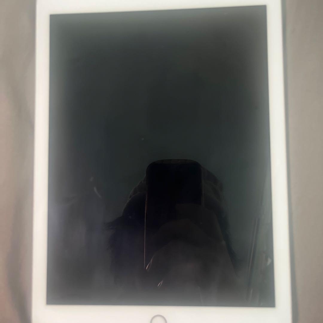 Apple iPad (第6世代) 32GB 中古　SIMフリー