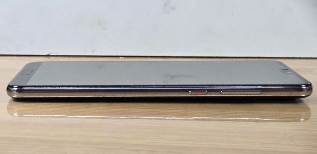 美品　HUAWEI P20pro docomo HW-01K（スマホケース付き）