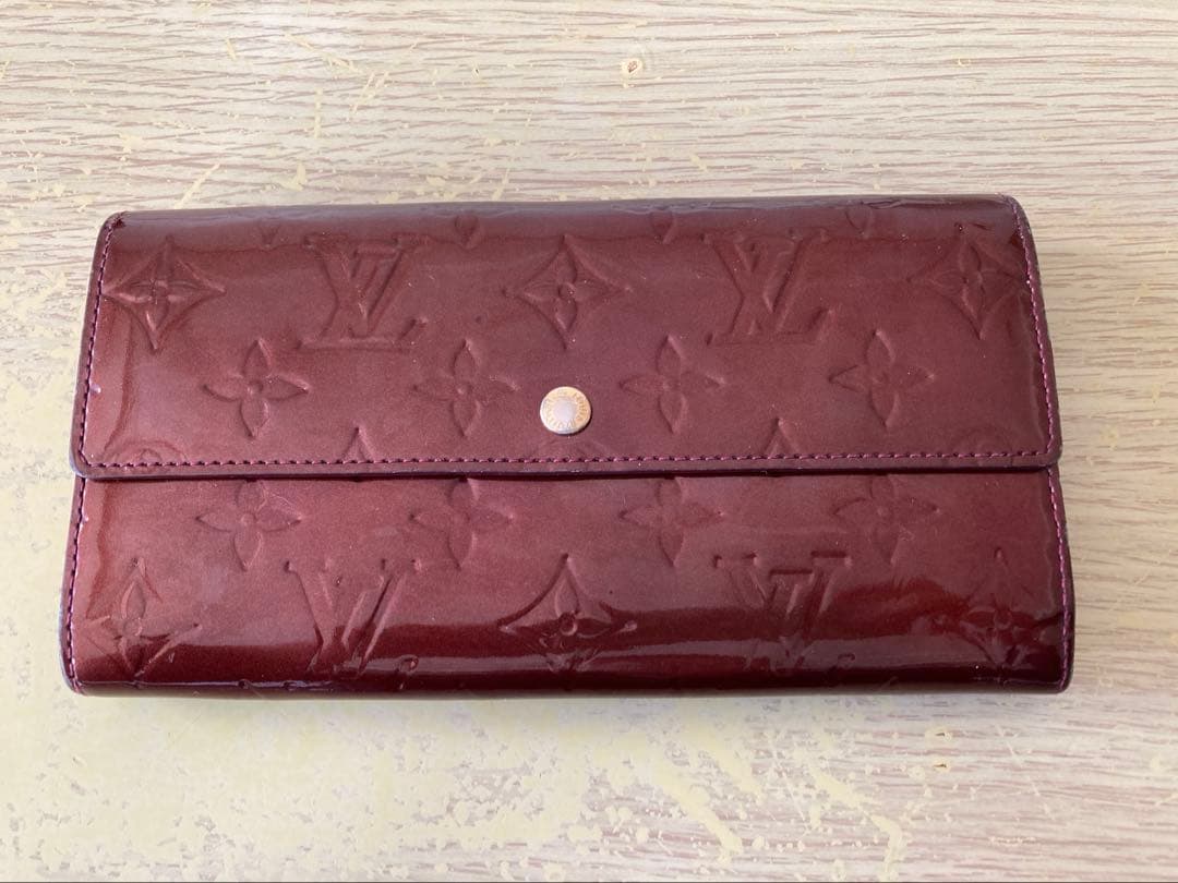 ルイヴィトン ヴェルニ ポルトフォイユ サラ 長財布 (商品説明必読　訳あり)