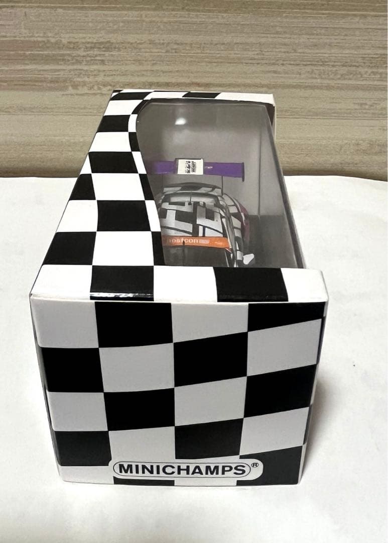 PMA 1/43 ポルシェ911 991-2 GT3-R IRON FORCE