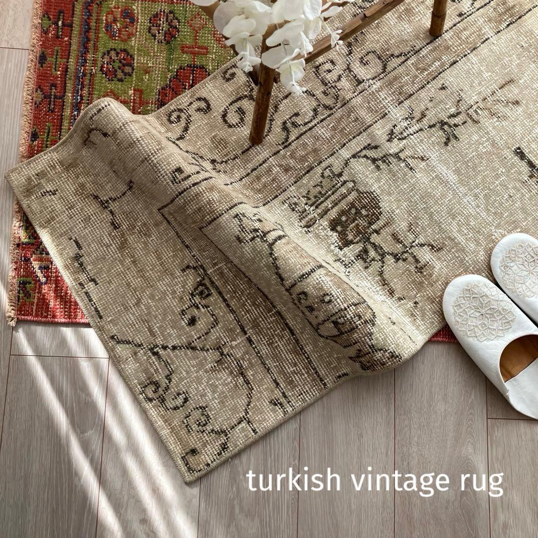 上品ベージュミルキー55×133✳︎花瓶　ロング　ランナー　トルコヴィンテージラグ