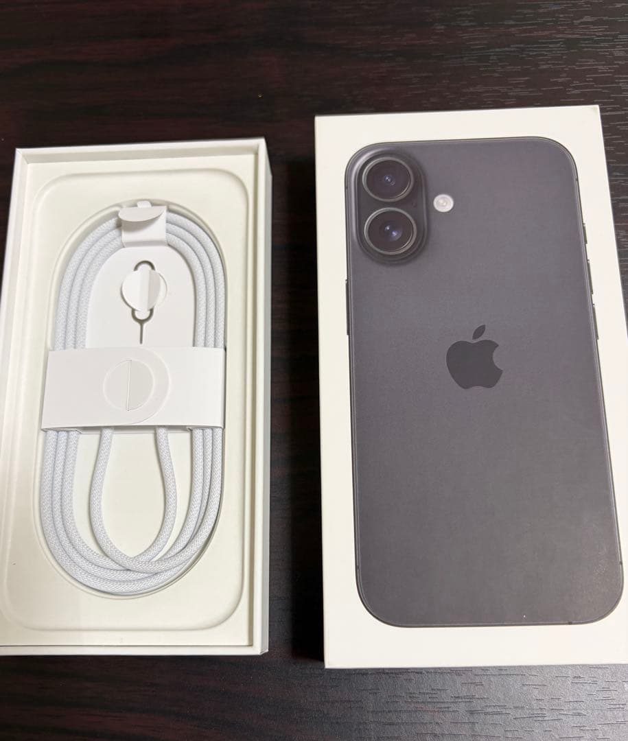 Apple iPhone 16 256GB ブラック 本体